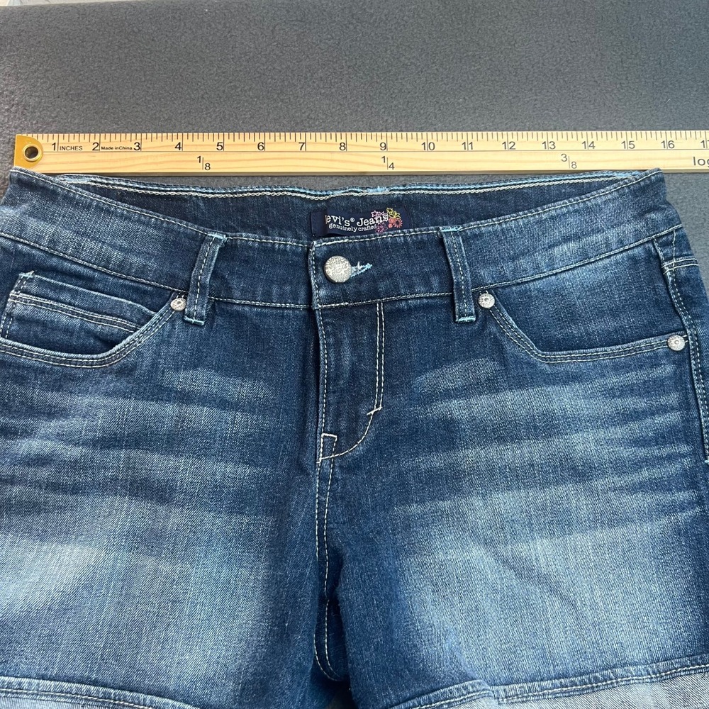 Levi's Womens Denim Shorts Size 11 32"Dark Wash Cuffed Flap Pocket Festival Boho - Picture 5 of 10